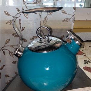 Tea kettle
